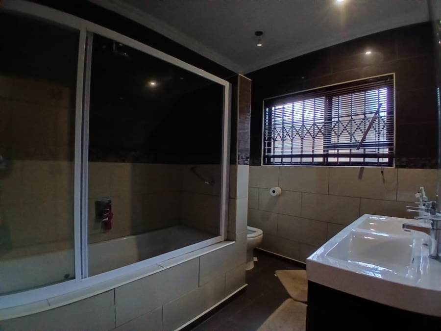 4 Bedroom Property for Sale in Jan Cillierspark Free State
